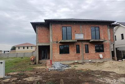 Casă cu Teren 330 Mp în Central - 2