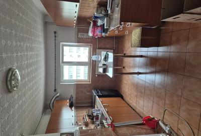 Apartament cu 2 camere semidecomandat în Pantelimon