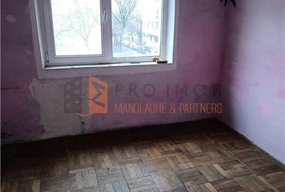 Apartament cu 3 camere semidecomandat în Micro 3 - 2