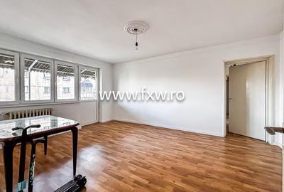 Apartament cu 3 camere semidecomandat în Drumul Taberei - 1
