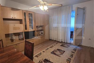 Apartament cu 2 camere decomandat, mobilat în Micro 20
