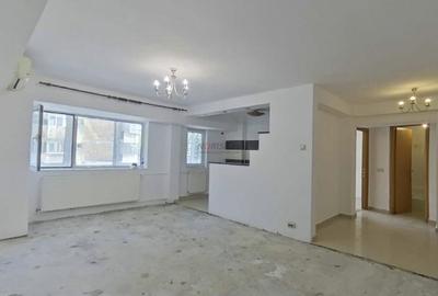 Apartament cu 3 camere semidecomandat în Lacul Tei