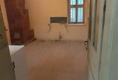 Casă cu 6 camere cu Teren 2826 Mp în Dobrotești