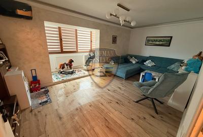 Apartament cu 3 camere decomandat în Anda