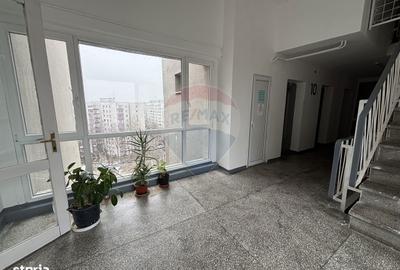 Garsonieră în Titan - 2