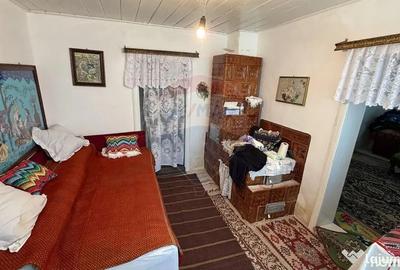 Casă cu 5 camere cu Teren 1700 Mp în Hângulești