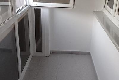 Apartament cu 2 camere semidecomandat în Berceni