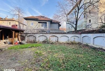 Casă cu 10 camere cu Teren 400 Mp în Floreasca