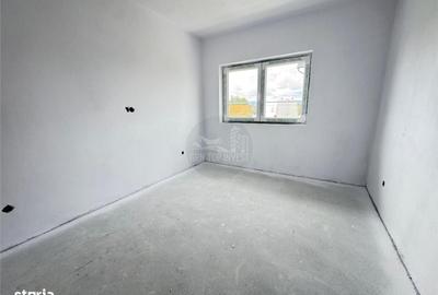 Casă cu 4 camere în Șura Mică