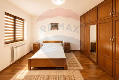 Casă individuală cu 7 camere cu Garaj în Central - 9