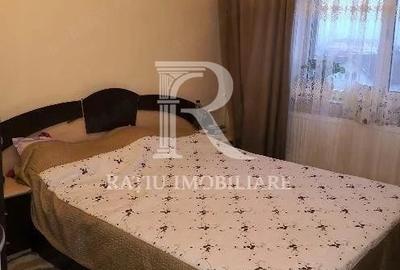 Apartament cu 3 camere decomandat, mobilat în Nufărul
