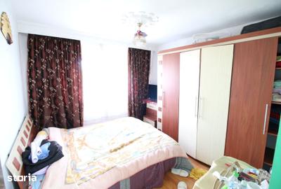 Apartament cu 3 camere decomandat în Micro 17