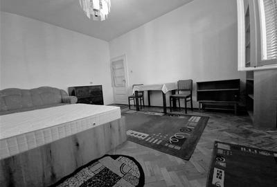 Apartament cu 2 camere decomandat în Andrei Mureșanu