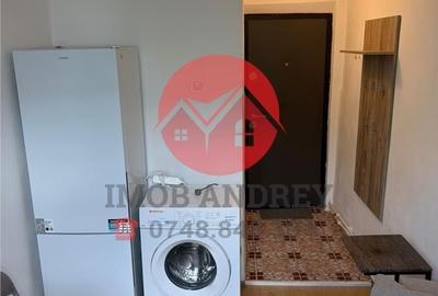 Garsonieră în Vest