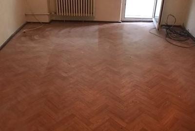 Apartament cu 3 camere decomandat în Tineretului