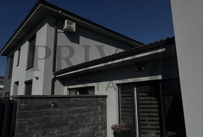 Casă cu 5 camere cu Teren 352 Mp în Giroc