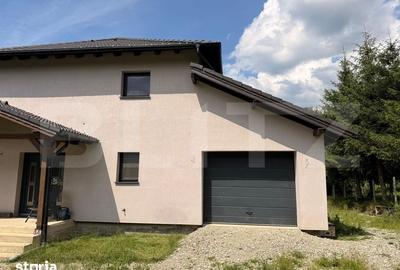 Casă cu 4 camere cu Teren 4150 Mp în Cheile Râșnoavei