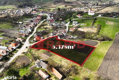 Teren de 5378 mp, în Central