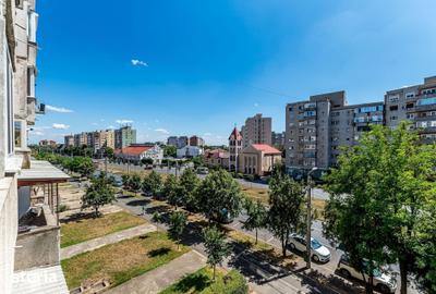 Apartament cu 4 camere decomandat în Aurel Vlaicu