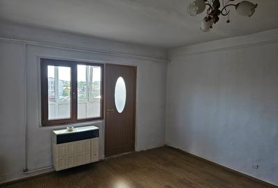 Apartament cu 3 camere semidecomandat în Micro 5 - 4