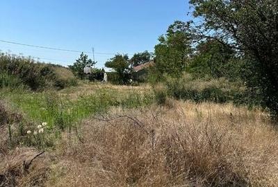 Casă cu 3 camere cu Teren 76 Mp în Andrășești