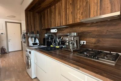 Apartament cu 3 camere decomandat, mobilat în Barbu Văcărescu