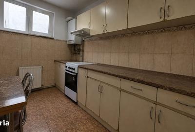 Apartament cu 3 camere decomandat în Astra - 3