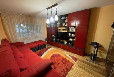 Apartament cu 4 camere decomandat în 9 Mai