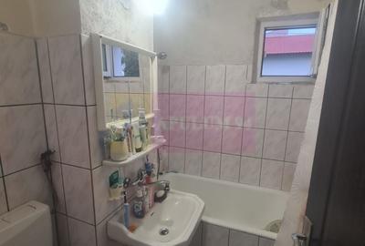 Apartament cu 3 camere semidecomandat în Cuza - 13
