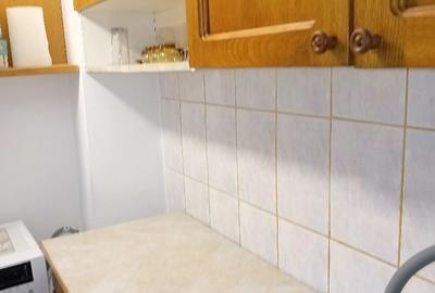 Garsonieră decomandată în Central