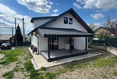 Casă cu 4 camere cu Teren 500 Mp în Holboca