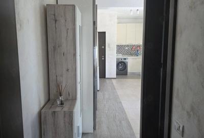 Apartament cu 2 camere decomandat în Roșu