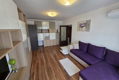 Apartament cu 3 camere semidecomandat în Tineretului