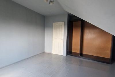 Apartament cu 3 camere în Păcii