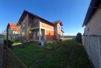 Casă cu 4 camere în Orțișoara - 1