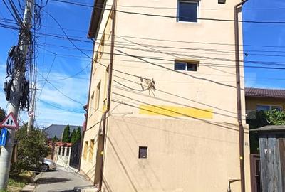 Casă individuală cu 5 camere cu Canalizare în Central
