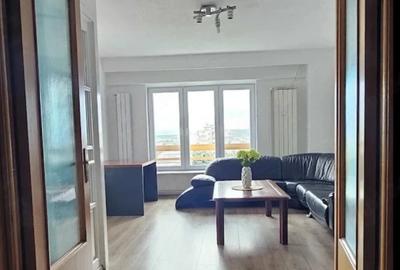 Apartament cu 2 camere decomandat în Piața Centrală