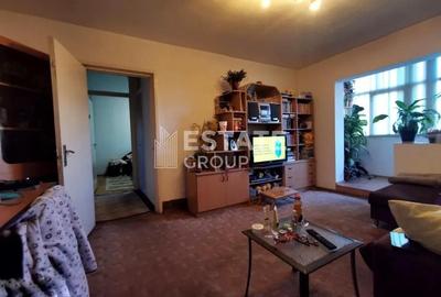 Apartament cu 3 camere semidecomandat, mobilat în Dâmbovița