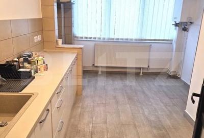 Apartament cu 2 camere decomandat în Tractorul