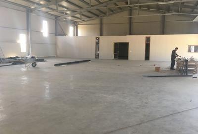 Spațiu industrial, de 600 mp, în Industrială - 3