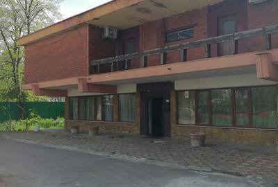 Casă individuală cu 12 camere cu Teren 1000 Mp în Central - 1