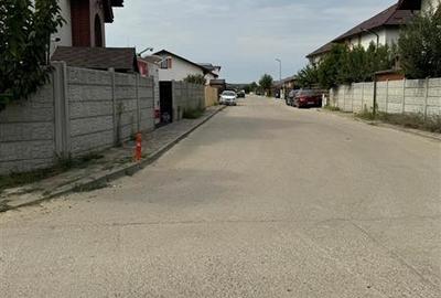 Casă cu 3 camere cu Teren 300 Mp în Central