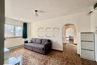 Apartament cu 4 camere semidecomandat în Tineretului