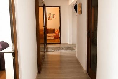 Apartament cu 3 camere decomandat, mobilat în Sud