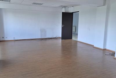 Birou, de 146.47999572754 mp, în P-ța Unirii - 6