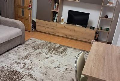 Apartament cu 2 camere semidecomandat în Mircea cel Bătrân