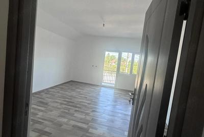 Casă cu Teren 230 Mp în Lumina