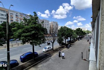 Apartament cu 3 camere decomandat în Vatra Luminoasă