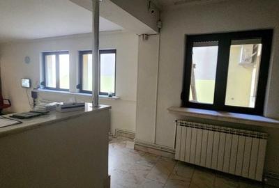 Casă cu 4 camere cu Teren 200 Mp în Victoriei