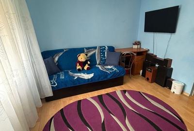 Apartament cu 3 camere decomandat, mobilat în Central